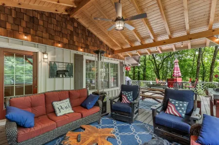 1 Level, 3 Master BRs, 4 BA, Covered Porch!