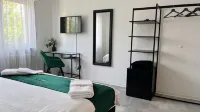Hotel Hola - Homestays