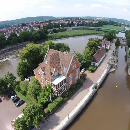 INSELVILLA - Holiday apartment on the island in Hameln