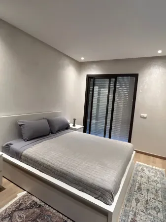 Luxury Tamaris Apartment- 5 minutes from Scarabay and Babaloo beach. Отели в г. Ain Chock Hay Hassani