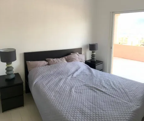 Beautiful apartment with sea view, swimming pool, near beaches and port