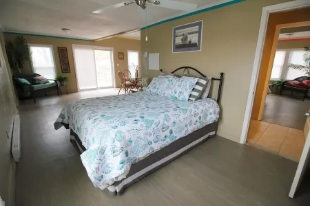 The Grafton Beach House Отели в г. Джерси