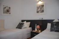 El Charrito. House  with garden and pool overlooking the sea