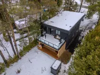 Luxury Waterfront Retreat | Casa Del Capo | Sauna, EV, Pizza Oven & Lake Views