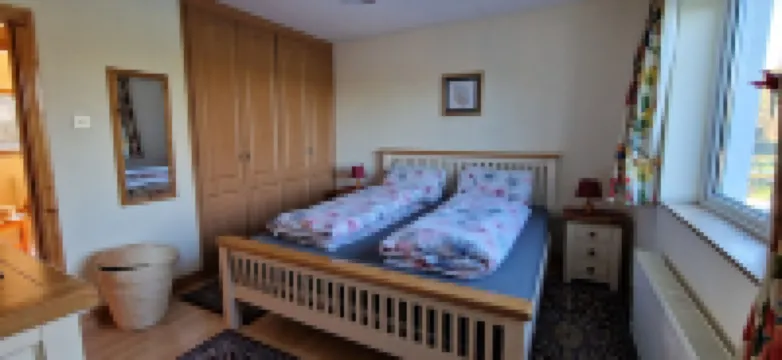 Cottage on Lough Ree / River Shannon in the heart of Ireland โรงแรมใน