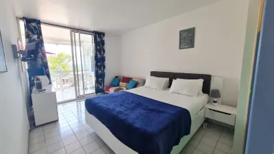 3-person studio deck 15m2 facing Le Diamant