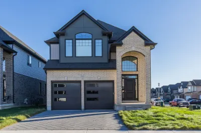 Comfortable Lux | Sleeps 10 | PingPong, Cozy Family Movie Room Hotels near A Taste of Britain