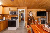 Valentine Drive Cabin 2