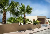Luxury Staffed Pedregal Villa, 4th Night Free, Downtown Cabo!