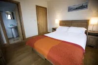 Luxury Seaside Cottage, Stunning Ocean Views, Waterville, Ring of Kerry