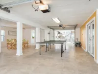 Handicap Accessible Home w 7 Bathrooms & a Pool  - Perfect for Family Gatherings