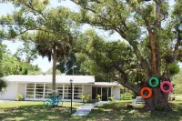 5 Mins from Weeki Wachee Park- Fully Fenced 3 Bedroom House