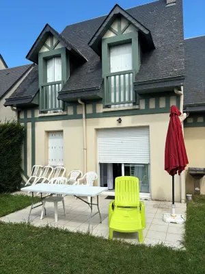 Charming house in the heart of Normandy-special reduction julliet/aout Hotels in Houlgate