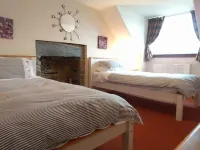 Sandend Cottage - in the picturesque 'get away from it all' fishing hamlet Các khách sạn ở Sandend