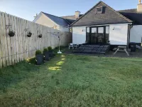 2 Bedroom Cottage With Open Views To Rear