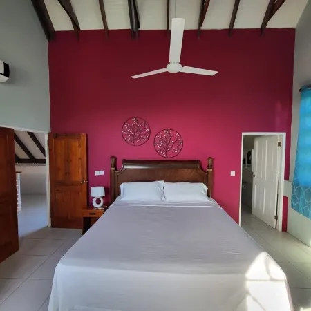 Balisier Apt 5 - Spacious upscale 2-bedroom apartment with breathtaking views.