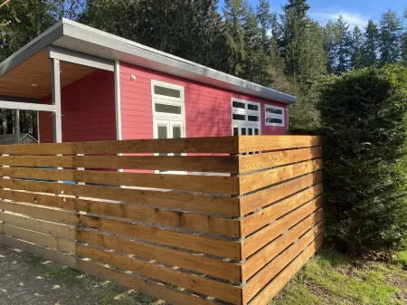 Quiet oasis steps from the Sooke River.