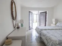 Cozy beach cottage at Sea Lodges, Cayman Kai Hotels in Rum Point