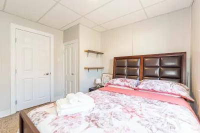 3bdrm unit on Whyte Ave Hotels in Whyte ave