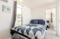 Beachfront relaxing house, listening Sound the sea