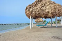 Seafront, 3 bedroom private villa, 6 guests, family vacation, activities nearby - Villas