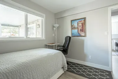 Guest Suite in West Maple Ridge Hotels near Kingfishers Waterfront Bar & Grill