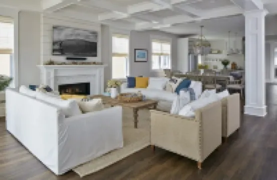 Stunning Marnie Custom Home Walk to Beach & Town