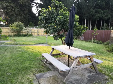 Fully fenced family and pet friendly iconic kiwi bach awaits