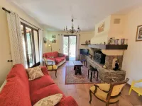 Villa with pool in the heart of olive groves Hotel a Pignans