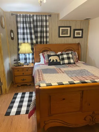 Cozy cabin in downtown Lewisburg WV close to snowshoe sky resort