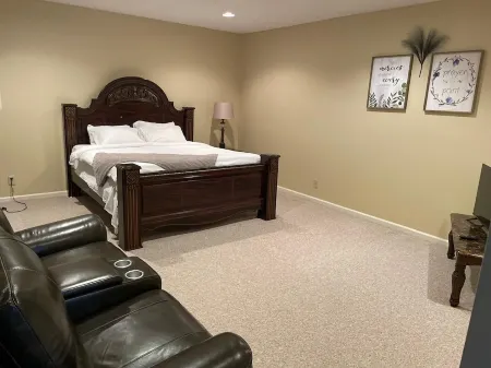 5000Sqfeet MassiveHome,6Bath,Pool,HotTub,Mins to CopperCreekTennis, Fort-Benning