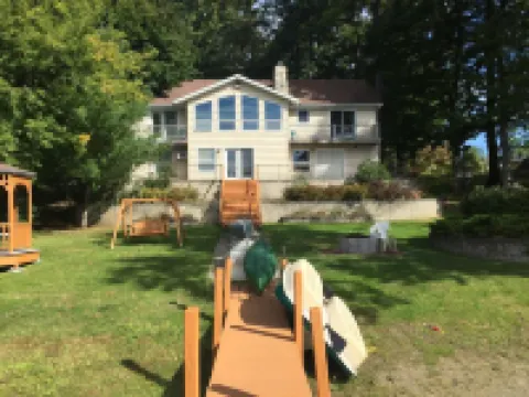 Lakeside House in Adirondacks near Lake George