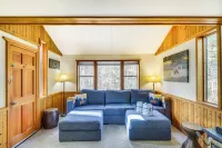 Hungry Horse Cabin w/ Gas Grill, Near Glacier! Hotels in Hungry Horse