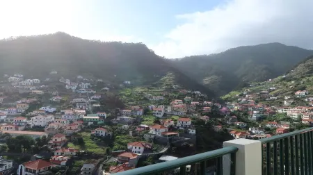 Sunset Studio Apartment in Madeira Island Отели в г. Machico