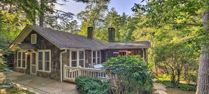 Waterfront Home w/ Boat Dock on Mirror Lake! Hotels in Highlands