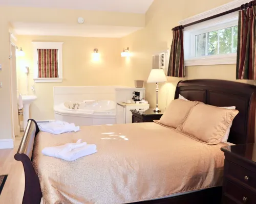 Shining Waters Country Inn Hotels in Queens County