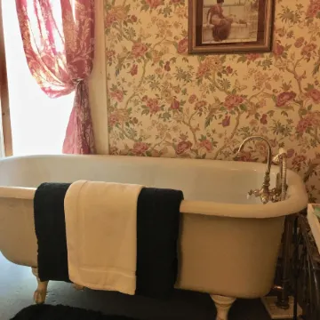 Shaw House Inn