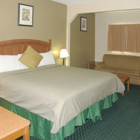 Holland Inn and Suites