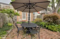 Riverfront Studio w/ Private Patio & Garden! -  Ferienwohnungen