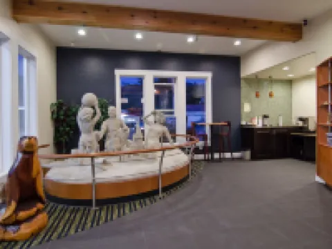 Pacific Reef Hotel & Light Show Hotels in Curry County