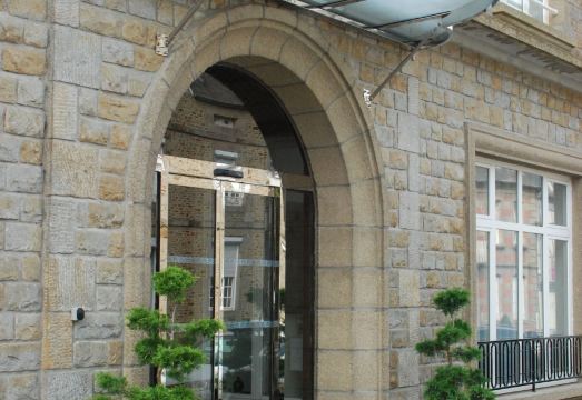 호텔 빅토르 위고의 평화로운 전경