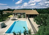 Villas de La Ferme du Gros Noyer فنادق في Malaucene