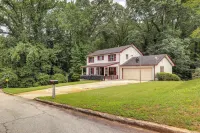 Group Getaway: Spacious Home in Stone Mountain!