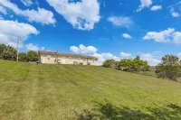 Quiet Dry Ridge Home w/ Yard - Near Ark Encounter! - 3-Star