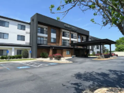 Courtyard Albany Hotels in Dougherty County