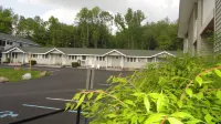 Studio Motel of Lake George - Mountain view