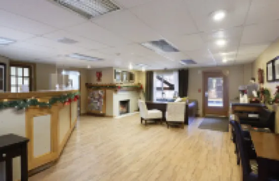 718 S. Mill St. Fasching Haus #4 3 卧室公寓 by RedAwning