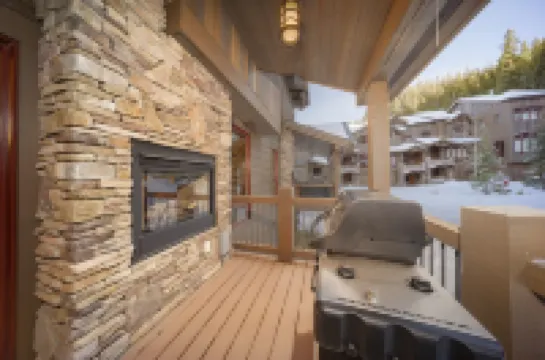 Base Camp at Iron Horse... 4 Bedroom Townhouse by RedAwning