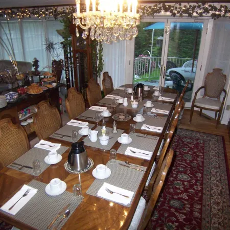 Deal's Bed & Breakfast Inn
