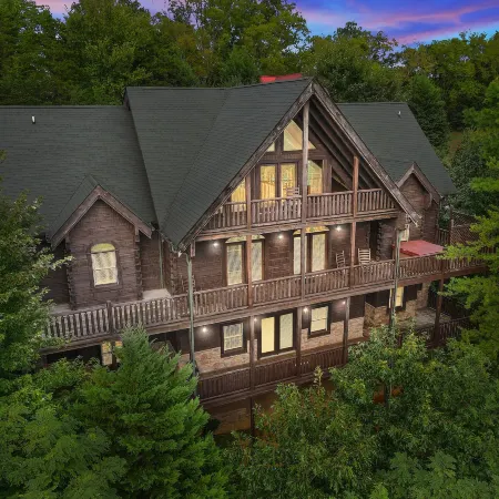SmokyStays 6 Bedroom Cabin
